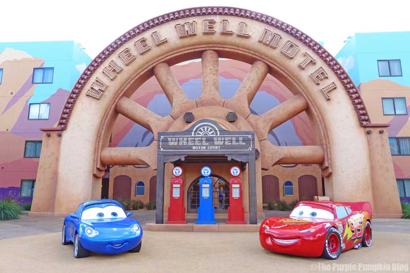 Disney's Art of Animation Resort - Cars Courtyard - Lightning McQueen Model