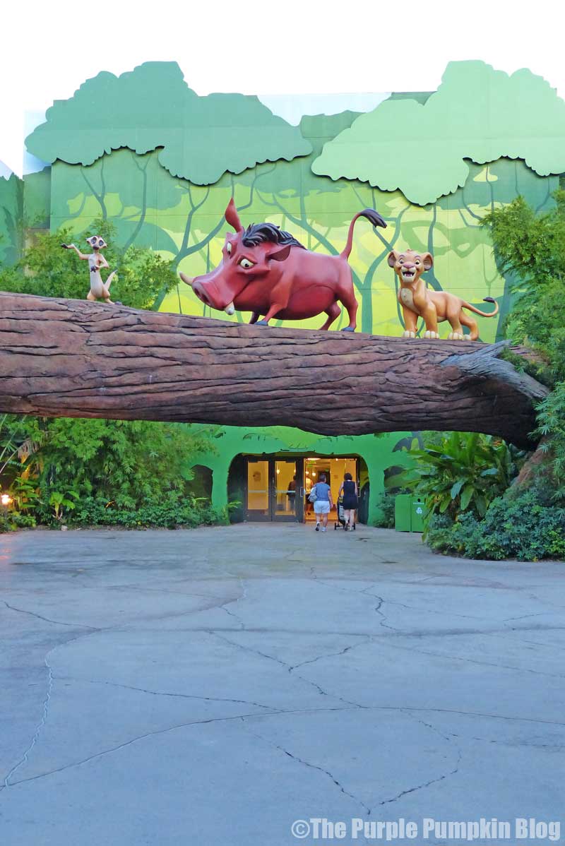 Disney's Art of Animation Resort - The Lion King Courtyard - Timone, Pumba & Simba Statues