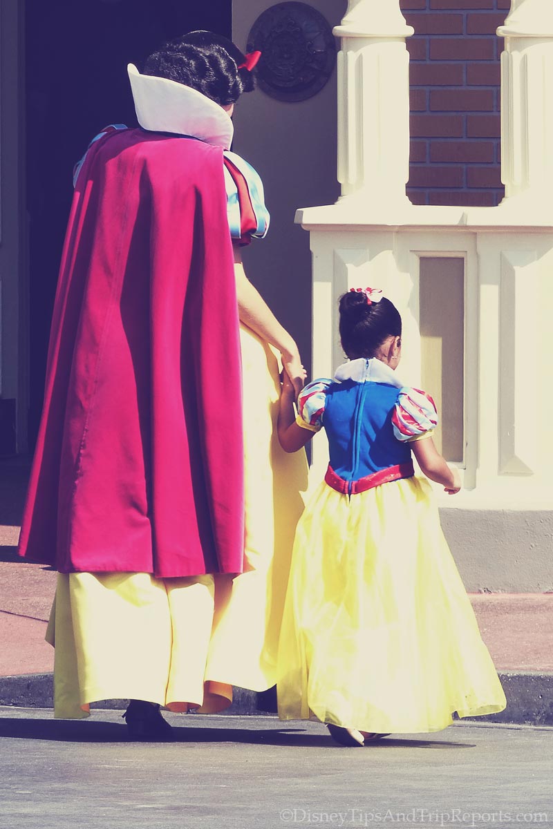 Snow White + Little Snow White at Magic Kingdom