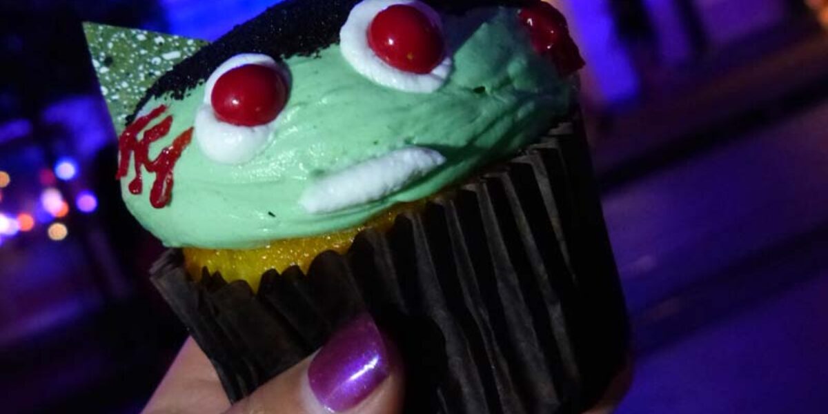 Halloween Cupcakes at Mickey's Not-So-Scary Halloween Party 2015
