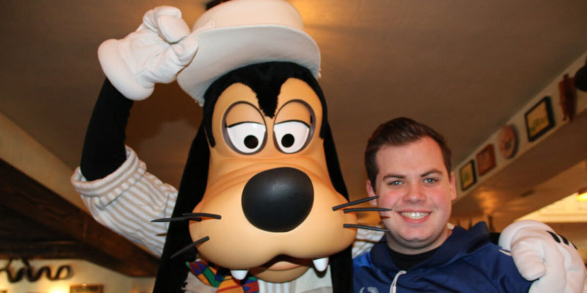 Meeting Goofy at Tusker House